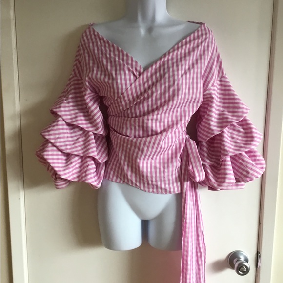 Boho Wrap Top 💕 Pink/White Check Super cute poofy sleeves w/ ruffle design. - Picture 2 of 8